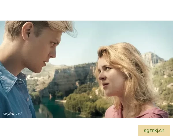 星辰泪的海角：当永恒的孤寂遇上刹那的辉煌